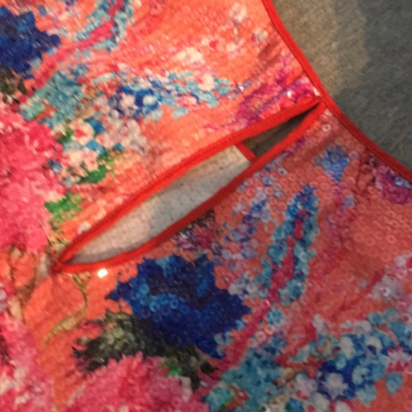 Floral Sequin Top - Picture 4 of 5